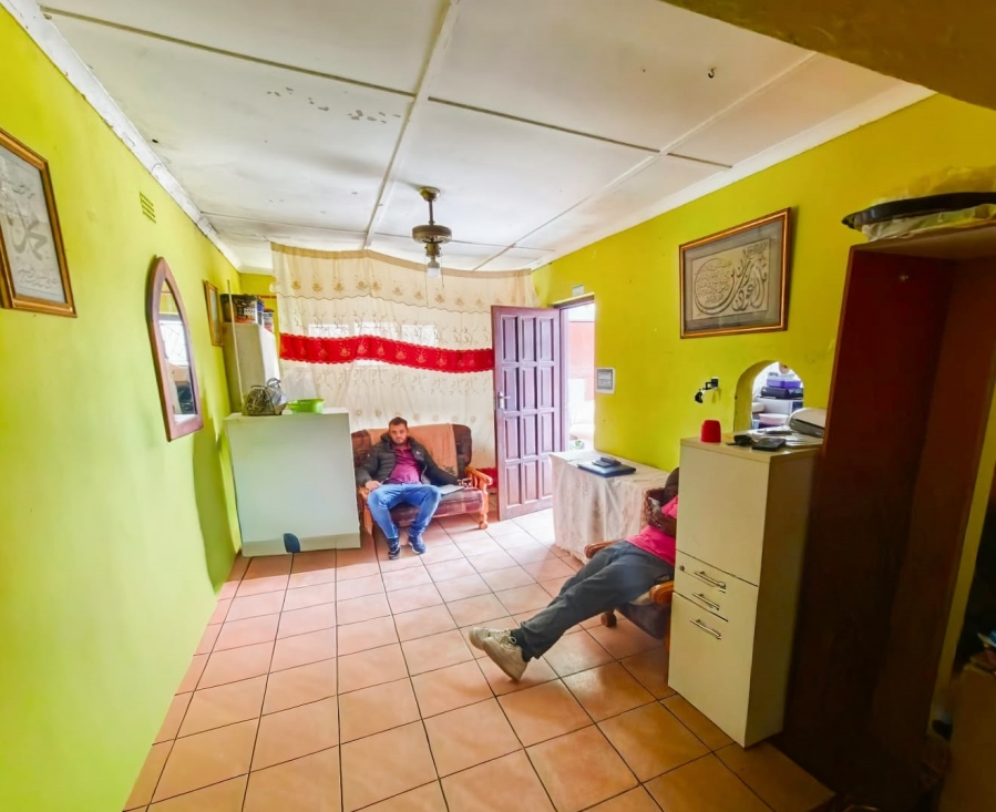 3 Bedroom Property for Sale in Lentegeur Western Cape